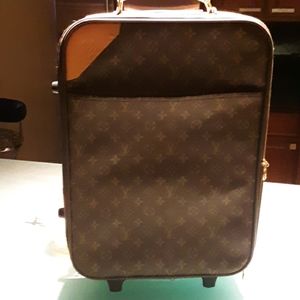 Brown and tan luggage